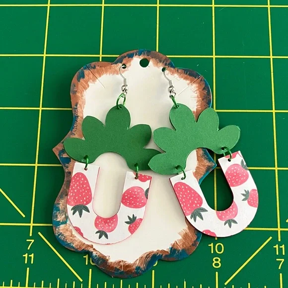 Strawberry Green and Pink Paper Earrings NWOT - Picture 1 of 3